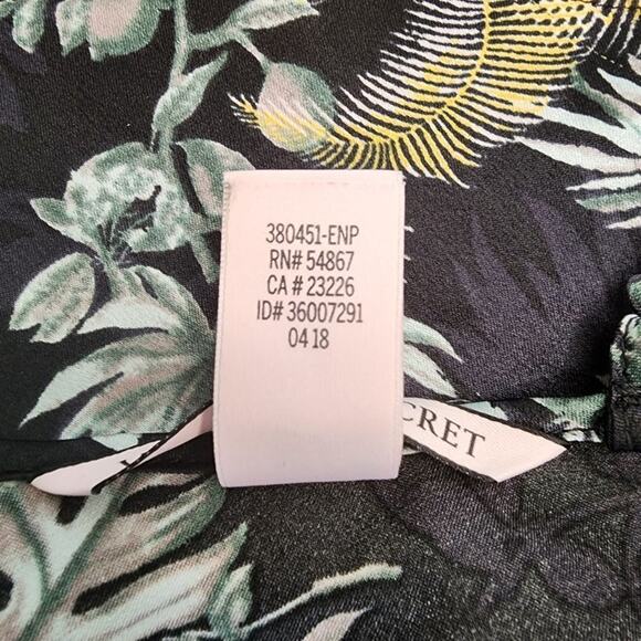 Victoria's Secret Satin Tropical Palm Cropped Camisole Size S - Picture 7 of 7